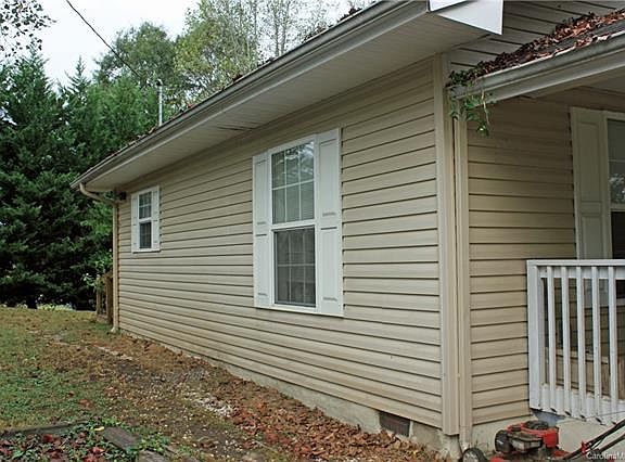 5th image of 612 Nellie St NW