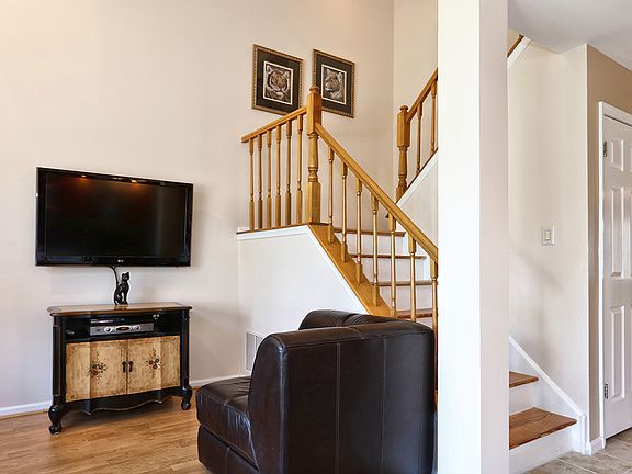 4th image of 57 Parkview Way