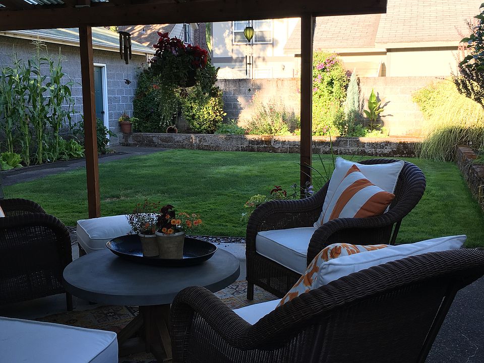 2nd image of 2622 NE 33rd Ave