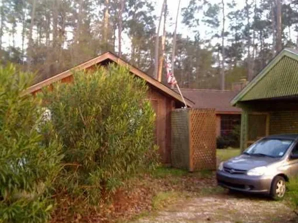 31345 River Pines Dr, Springfield, LA 70462