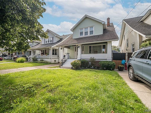 3rd image of 125 Choate Ave