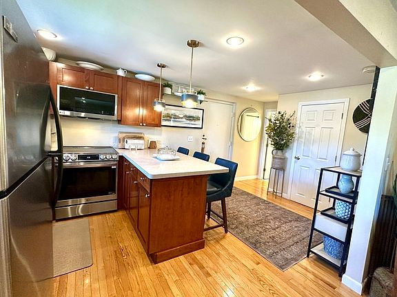 4th image of 31 Pond St APT 23