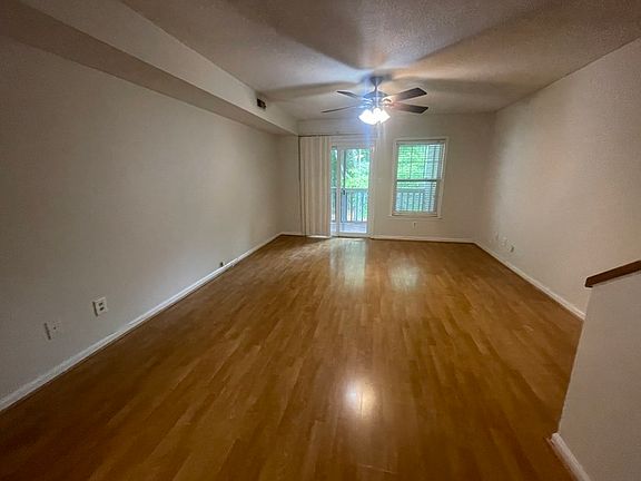 2nd image of 104 Schultz St