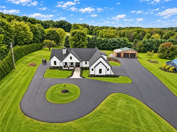 328 Dutchtown Rd, Butler, PA 16002