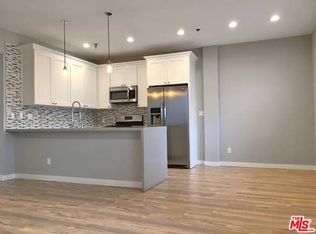 10560 Santa Monica Blvd APT 302, Los Angeles, CA 90025