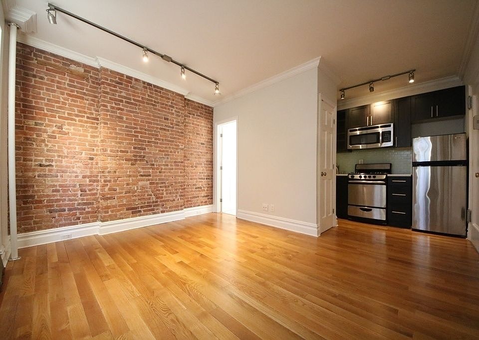1st image of 29 1/2 Morton St #4A