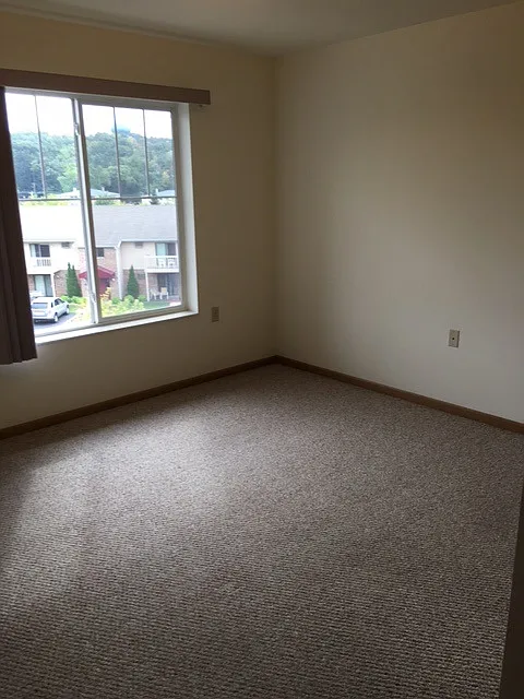 Johnson Place Apartments — Photo 3