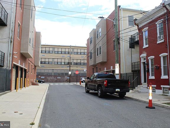3rd image of 1706 Arlington St