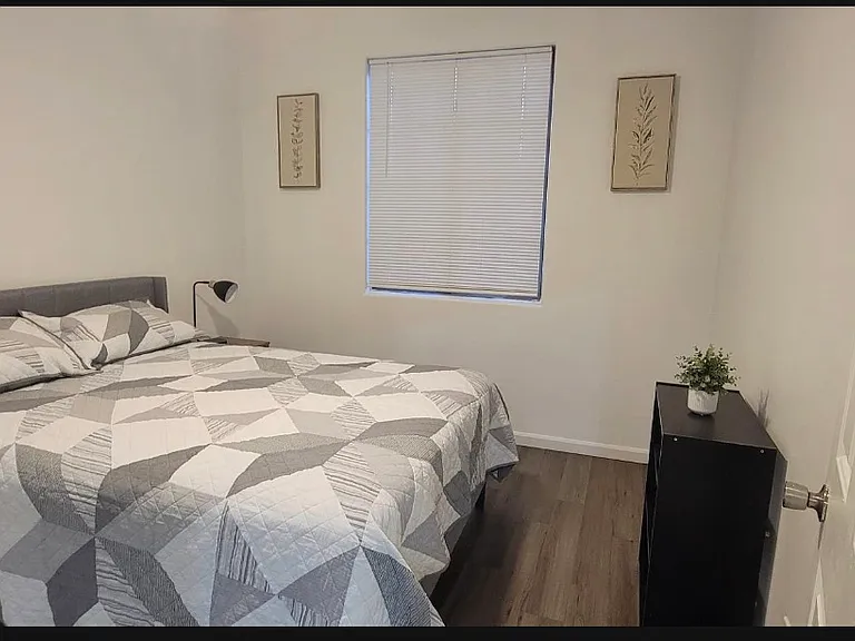 15257 W Old Oak Ln — Photo 15