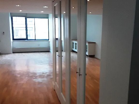 5th image of 372 5th Ave APT 4G