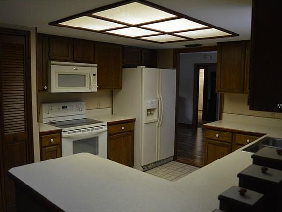 5th image of 1821 Bestland Ave