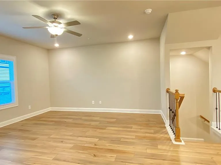 1040 Knoxboro Ln — Photo 18