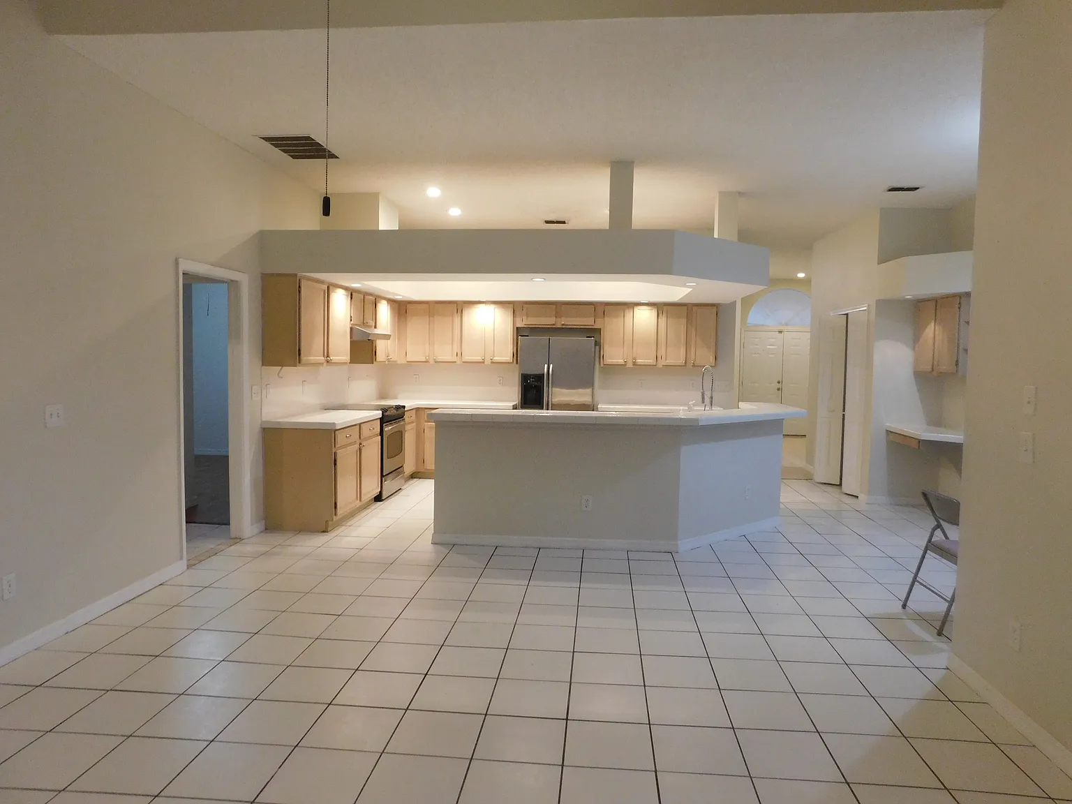 5 bed, 2577 sqft, $3,300 — Photo 3