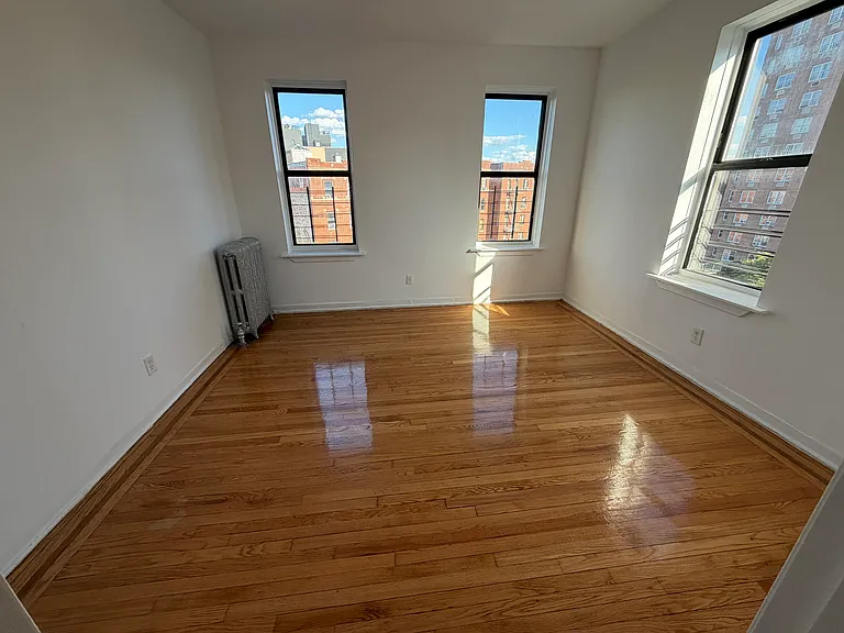 1425 University Ave #5F — Photo 3