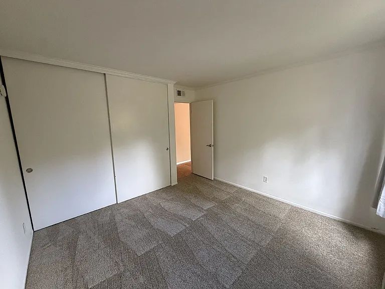 2604 Jacaranda Ave — Photo 13