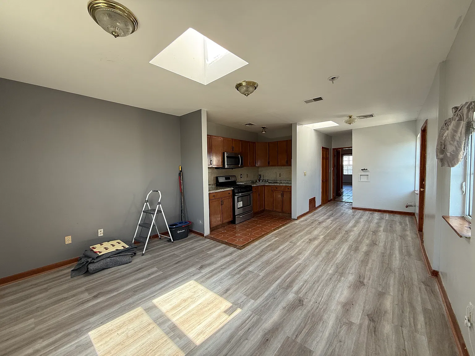 3 bed, $2,700 — Photo 2