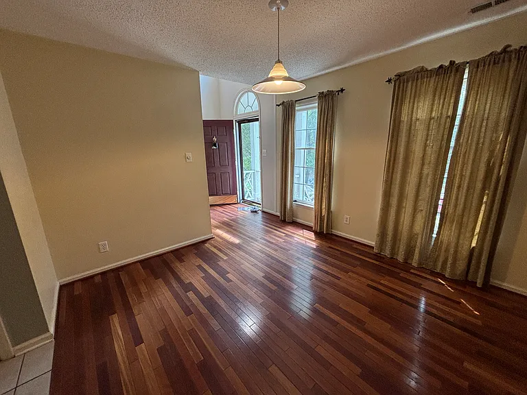 12 Bridgeport Dr — Photo 10