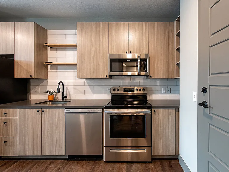 APARTMENTS AT MADDIE — Photo 31