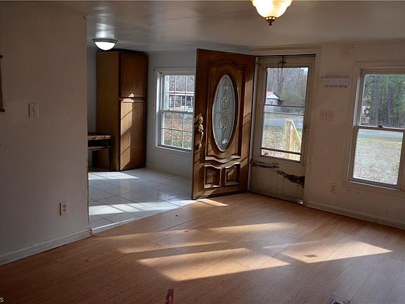 4th image of 4919 Mount Willing Rd