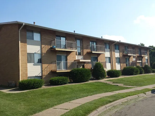 2779 Pleasant View Dr, Dubuque, IA 52001