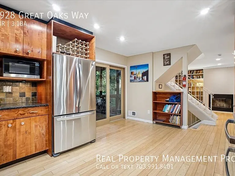 9928 Great Oaks Way — Photo 18