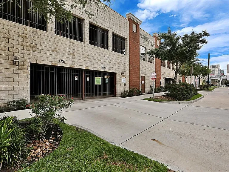 2323 Polk St #305 — Photo 35