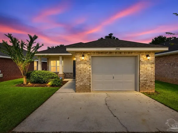 3934 Willow Glen Dr, Pace, FL 32571