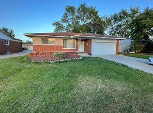 1756 Castleton Dr, Troy, MI 48083