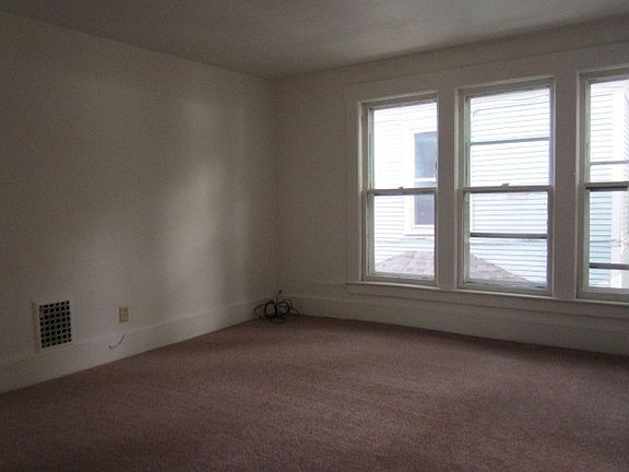 3rd image of 120-24 Trinity Pl #4