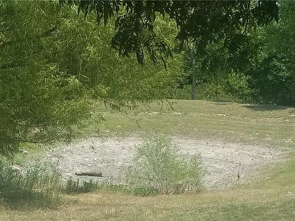 4th image of 101 Sweetwater Springs Dr