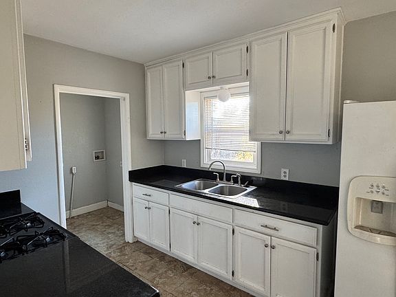 5th image of 3724 42nd St