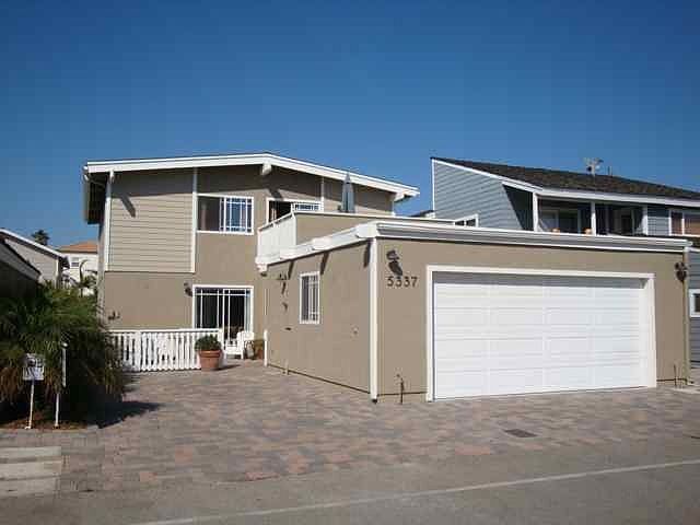 NEW Paint, roof, windows & doors, driveway, and Landscape