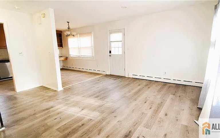 40 Beverly Ave — Photo 4