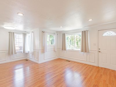 10833 1st Ave SW, Seattle, WA, 98146