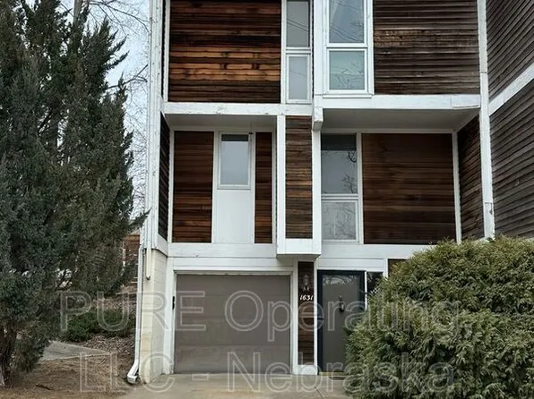 1631 N 109th Plz, Omaha, NE 68154