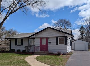 2414 Montana Ave, Rockford, IL 61108