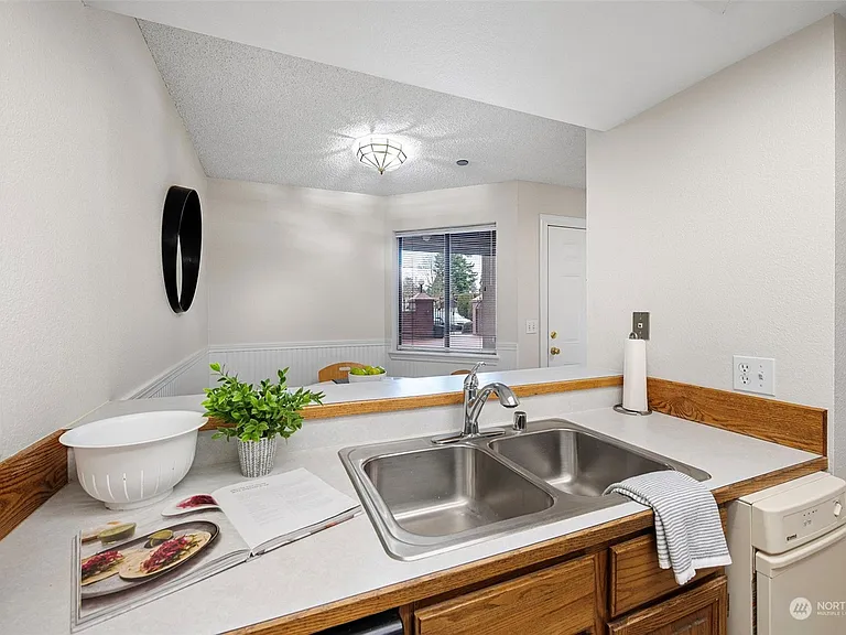 1902 Bridgeport Way W #104 — Photo 11