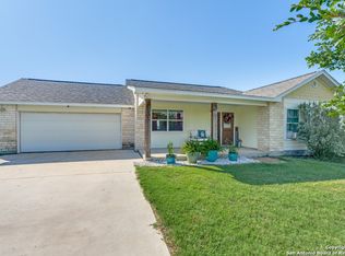 812 Riviere Dr, Falls City, TX 78113