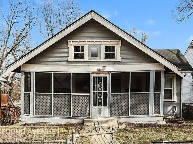 5121 Agnes Ave — Photo 1