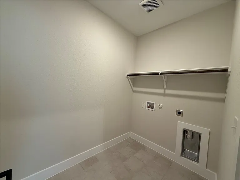 158 Ginger St — Photo 5