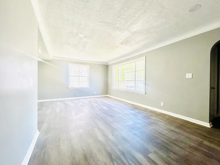 4198 Eastway Rd — Photo 14