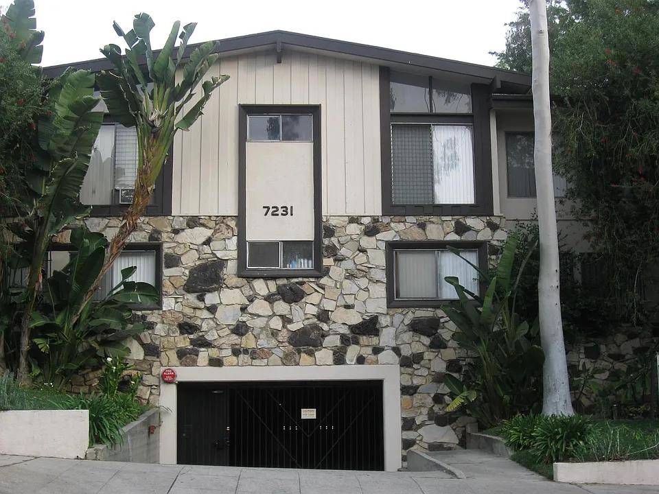 7231 Franklin Ave #2