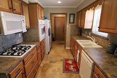 3rd image of 2504 Glen Lea Dr