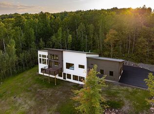 814 Pleasant View Dr, Duluth, MN 55803