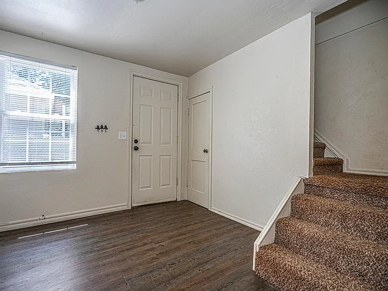 521 Park Pl — Photo 18