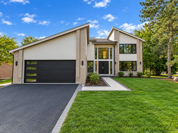 1400 Kingsport Ct, Northbrook, IL 60062