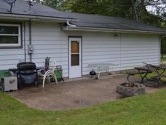 2nd image of 52 Summit Ave S