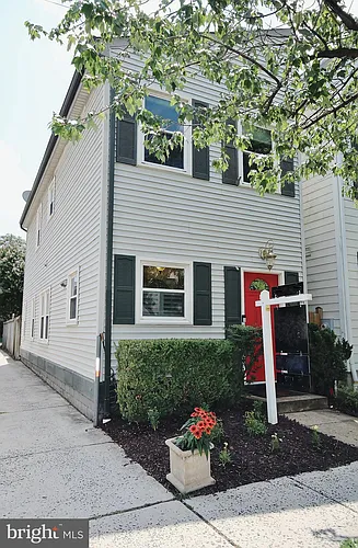 1006 Wythe St Photo 1