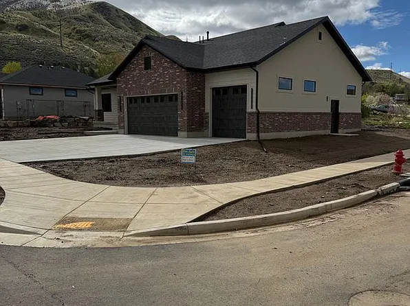 381 W 2100 S, Perry, UT 84302