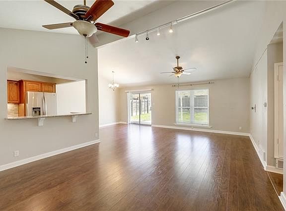 5th image of 8217 Briarwood Ln